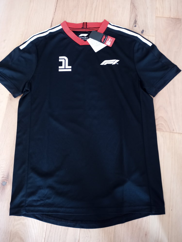 f1 soccer tee M