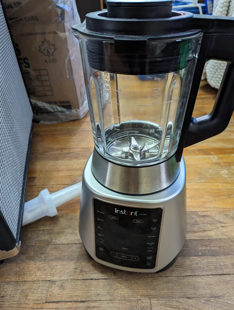 instant Ace Plus blender
