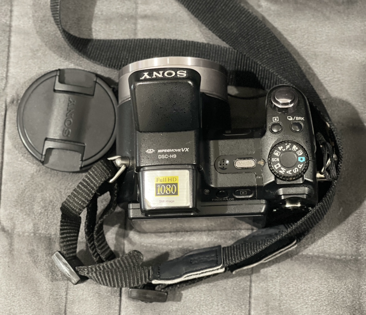 Sony Cyber-Shot - photo 3