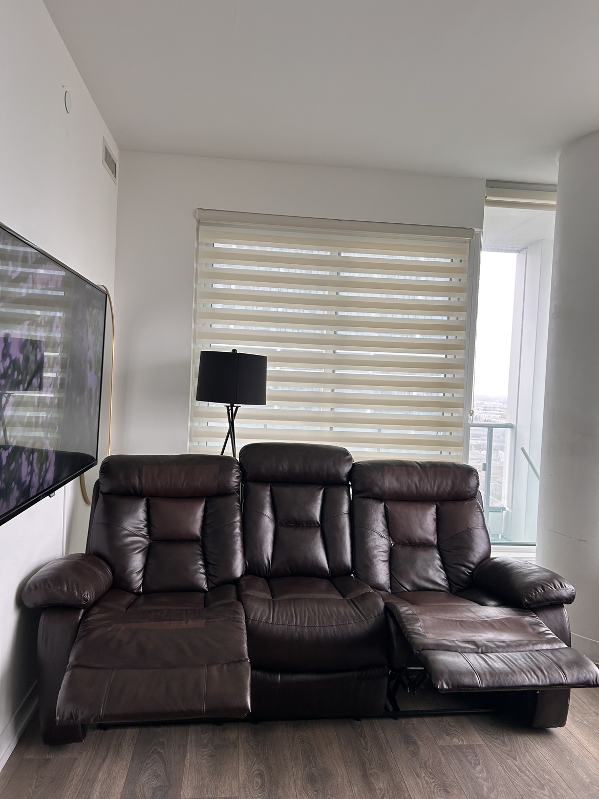 Recliner Couch image indicator(2)