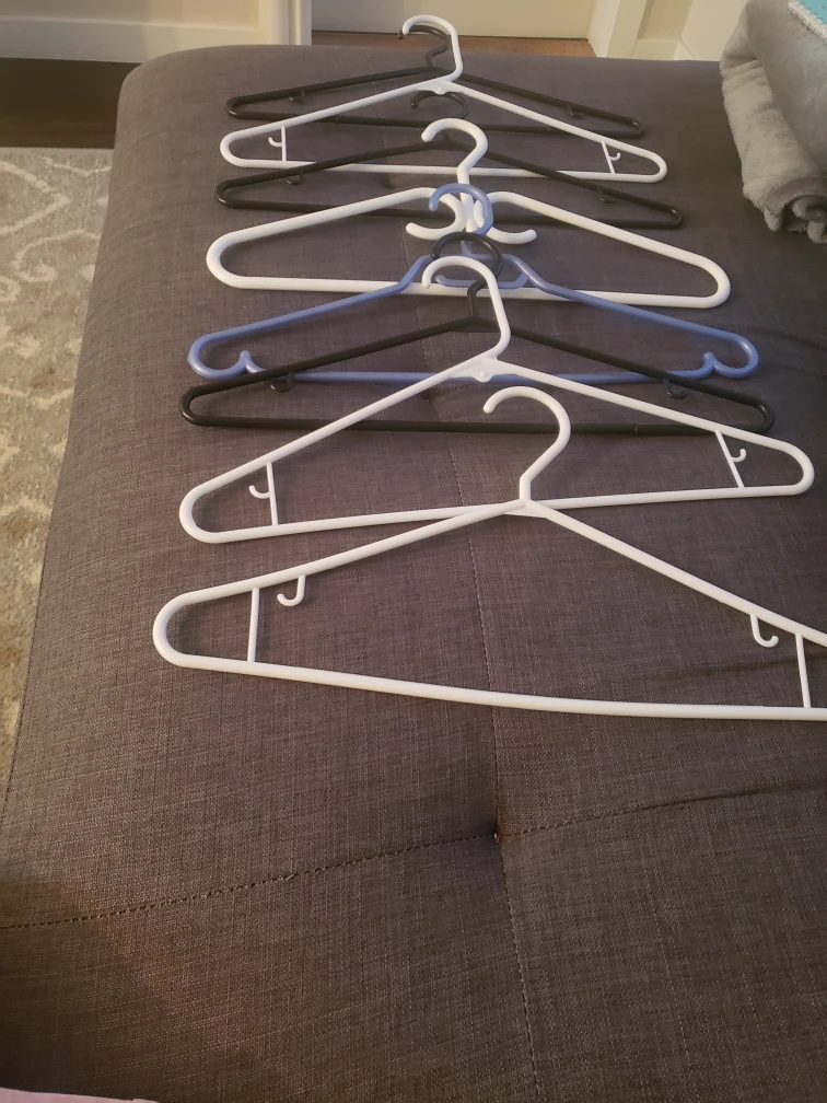 8 pcs of clothes hangers thumbnail