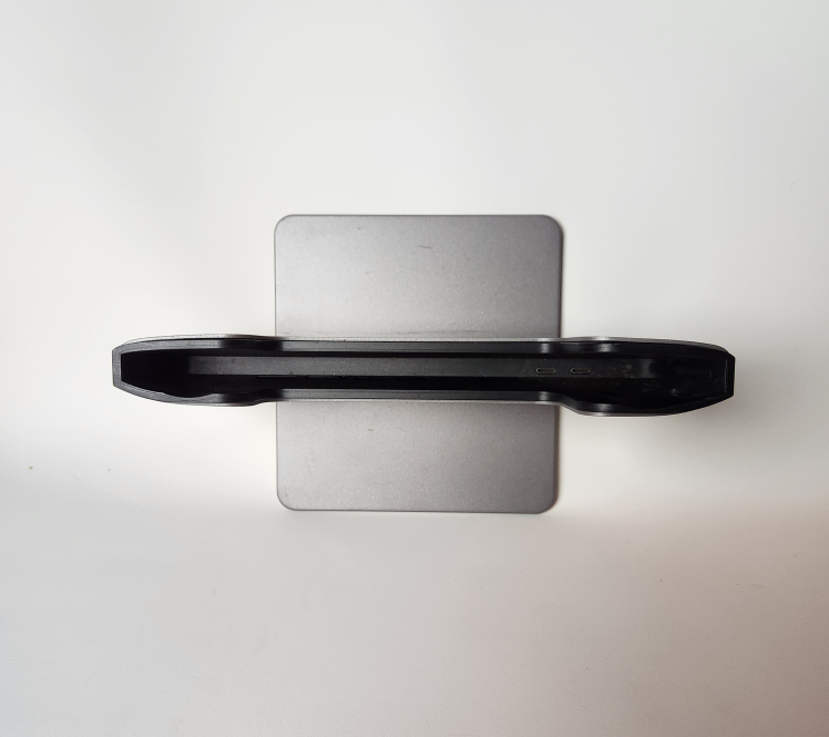 Vertical MacBook Pro Docking Station - photo 2