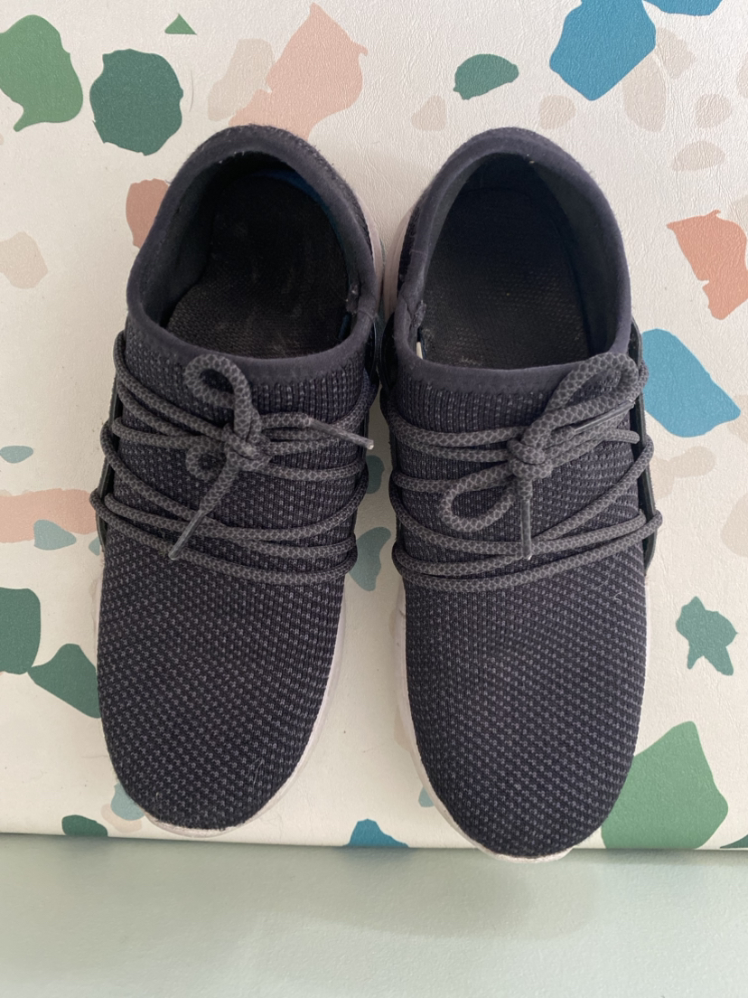 Vessi Shoes (size 8) thumbnail