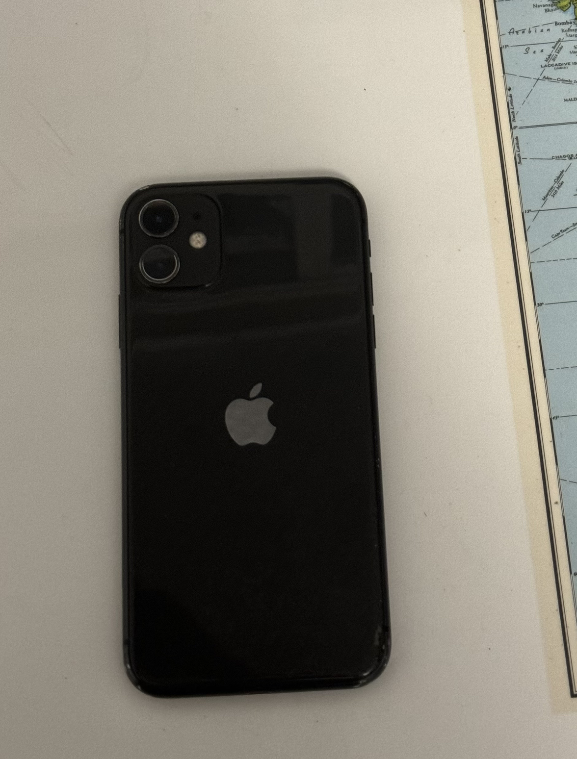 iPhone 11 - photo 2