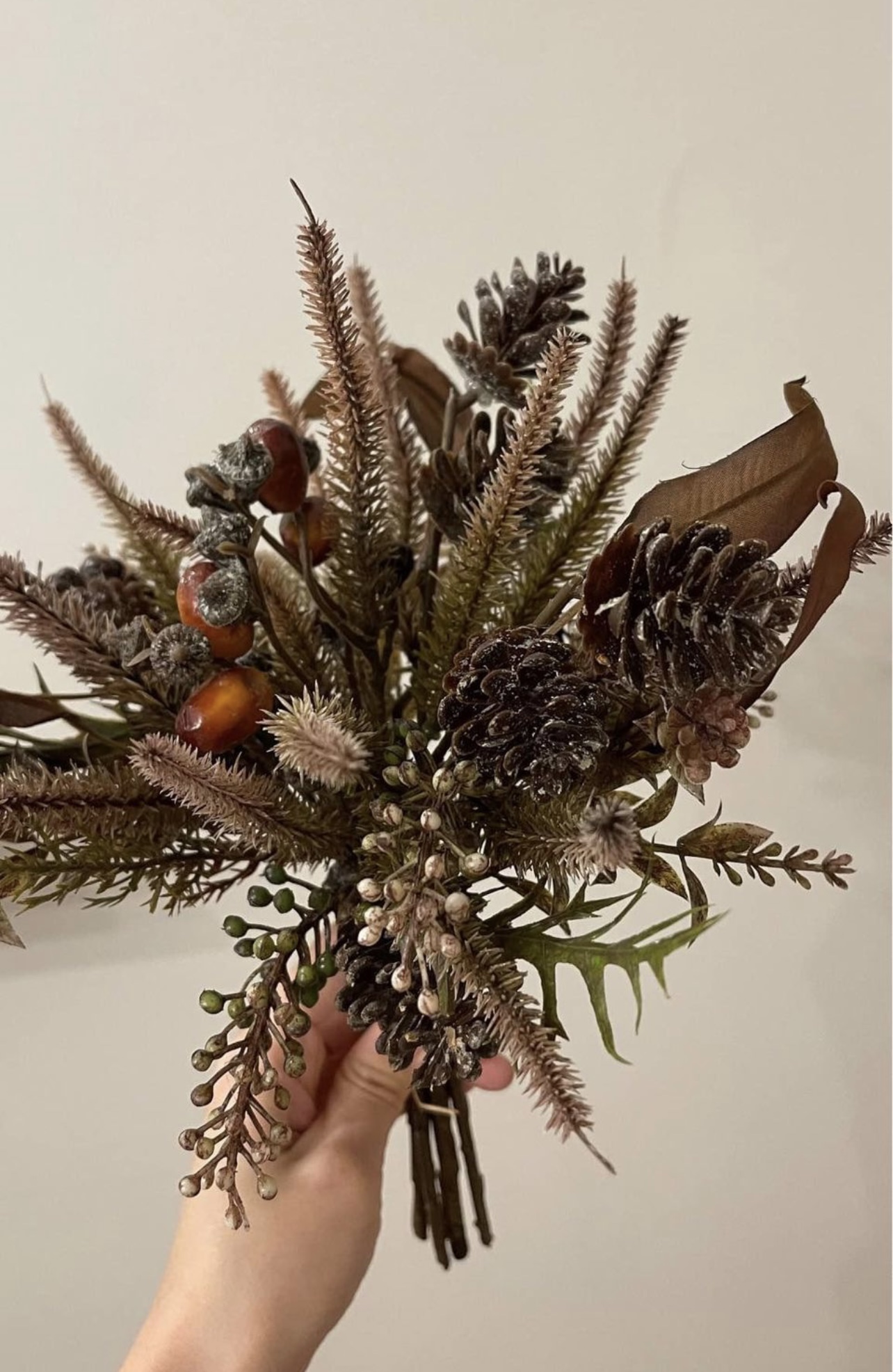 Brand new Christmas bunch of artificial flowers image indicator(2)