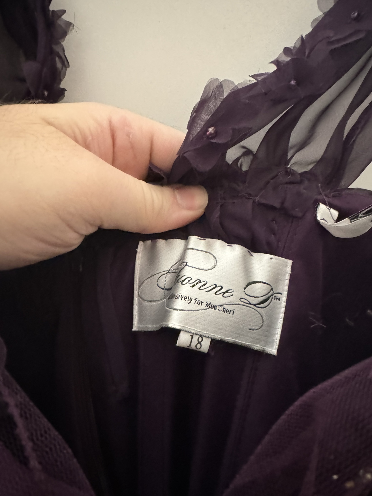 Women’s Formal Evening Dress - Size 18 image indicator(3)