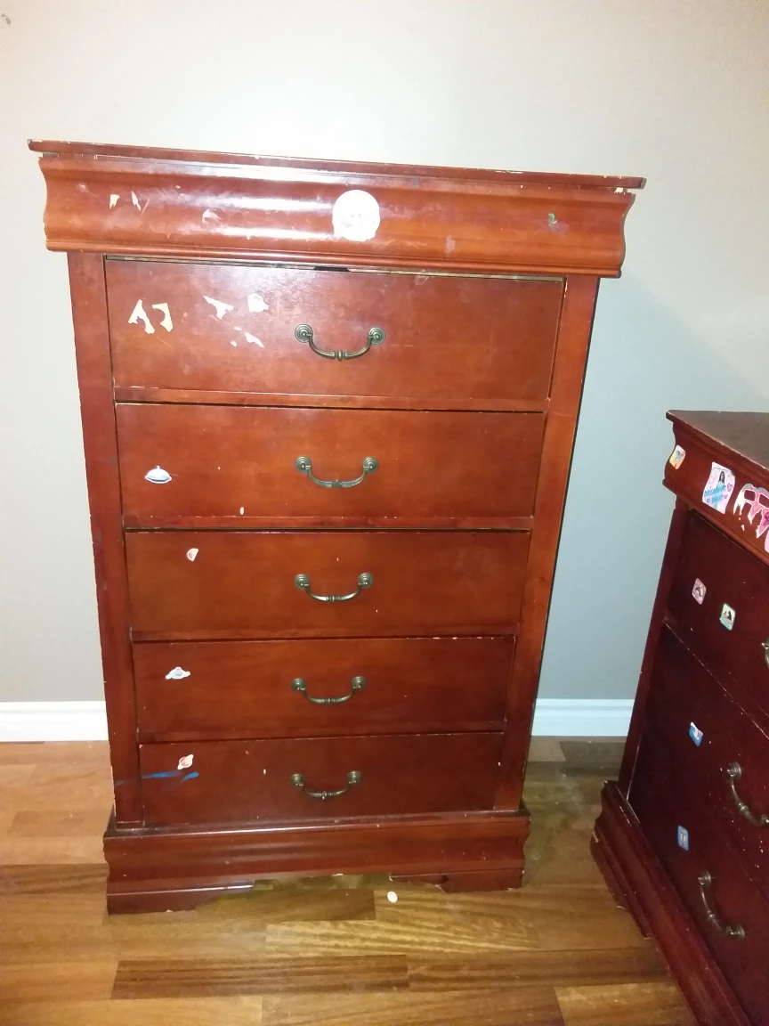 Dresser and chest of drawers