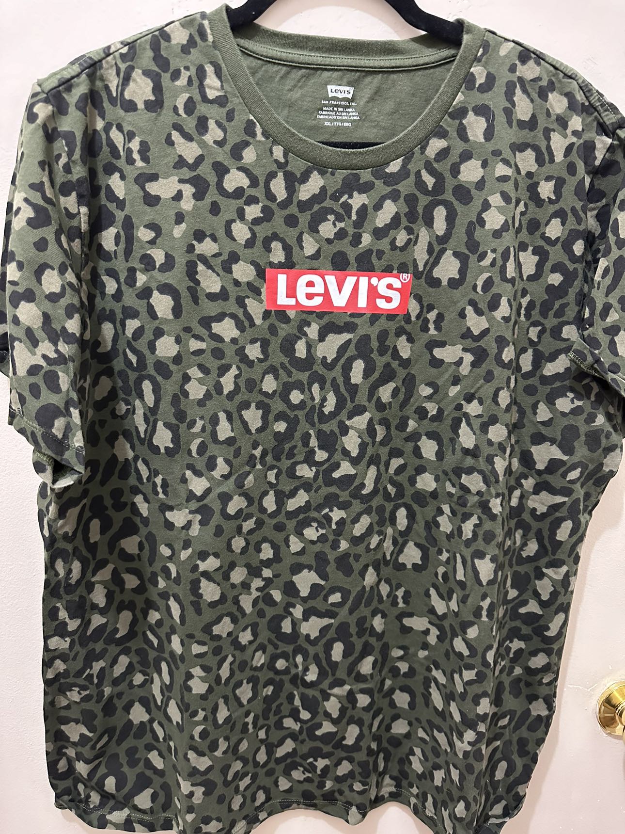 Levi’s Leopard Tee, XXL Womens