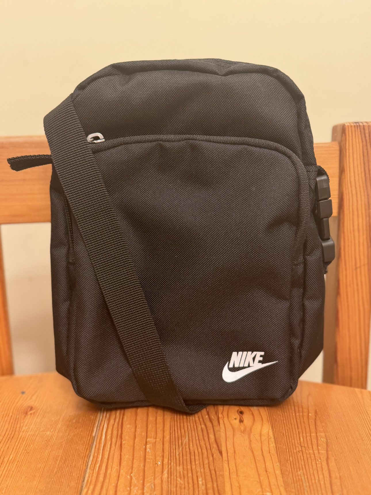 Nike Crossbody bag thumbnail