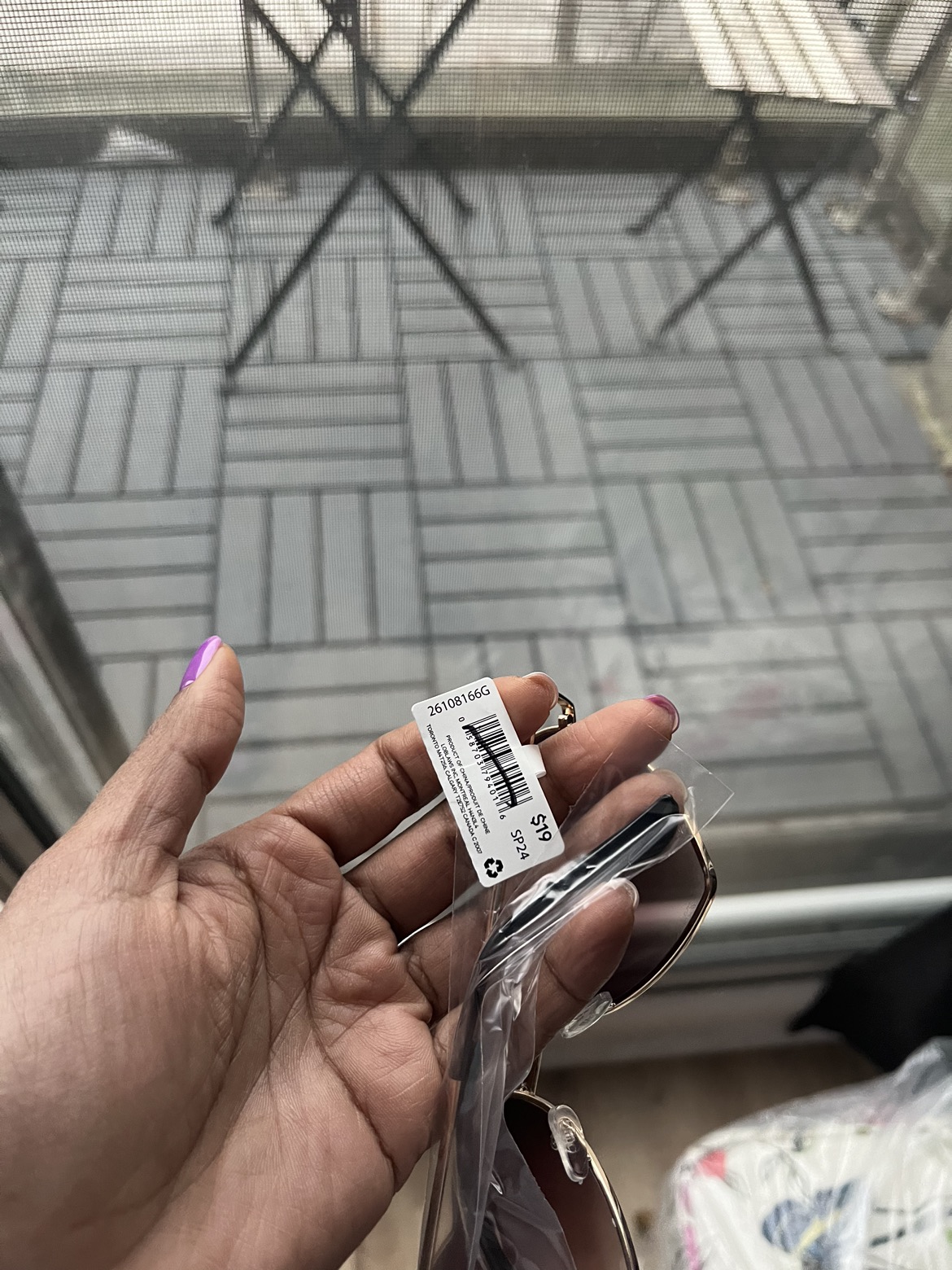 Joe fresh love shaped sunglasses image indicator(3)