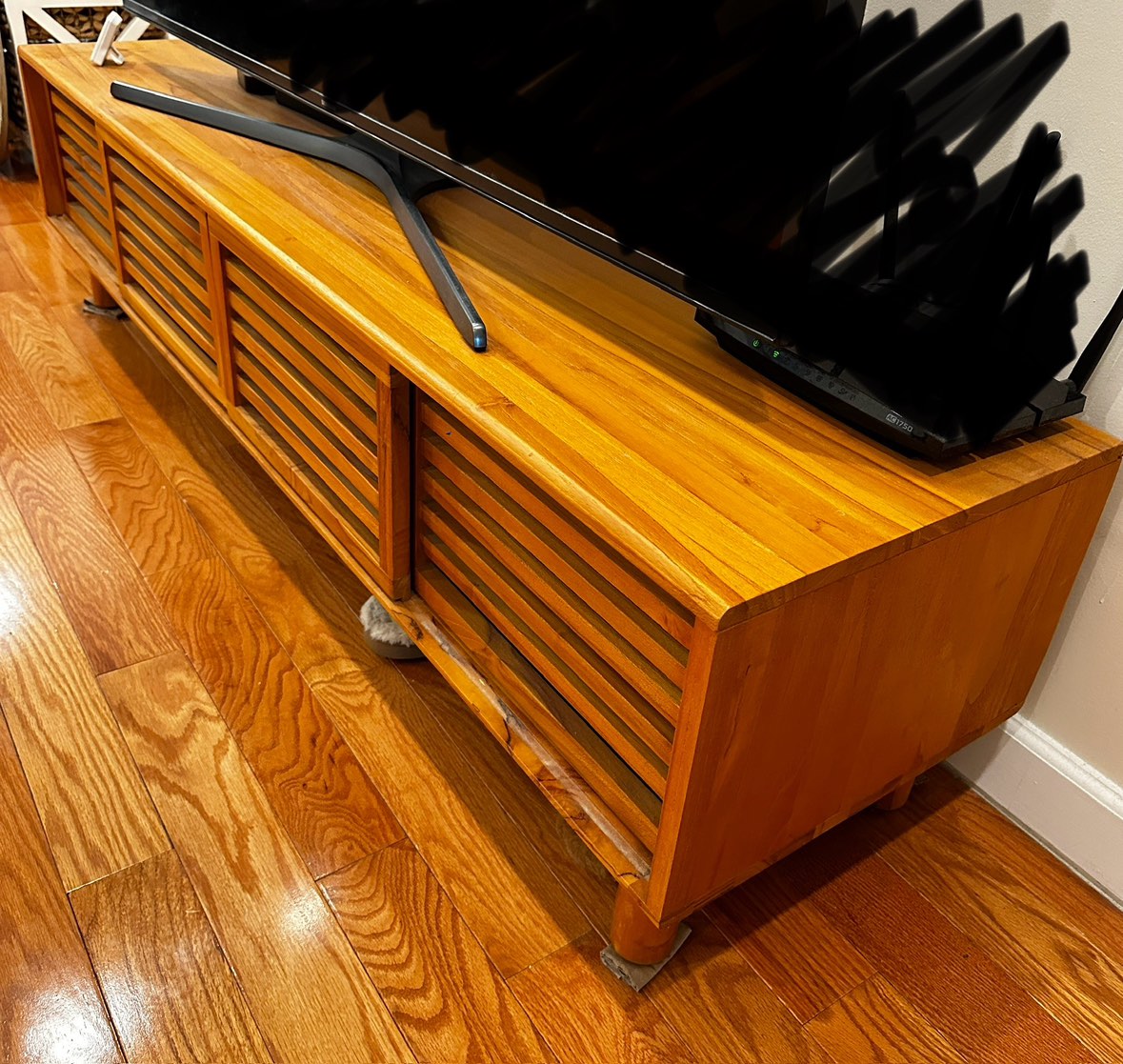 TV stand - photo 2