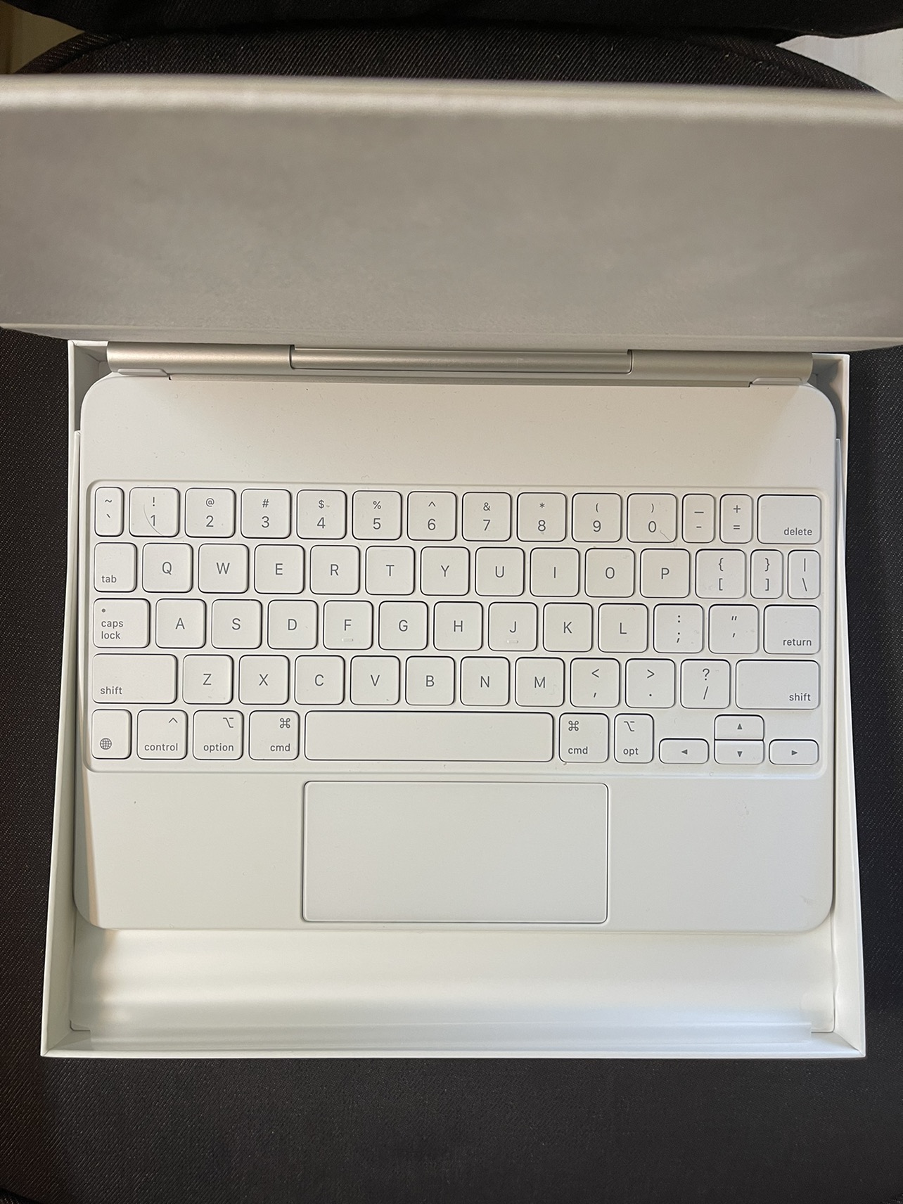 iPad 11 Magic Keyboard image indicator(3)