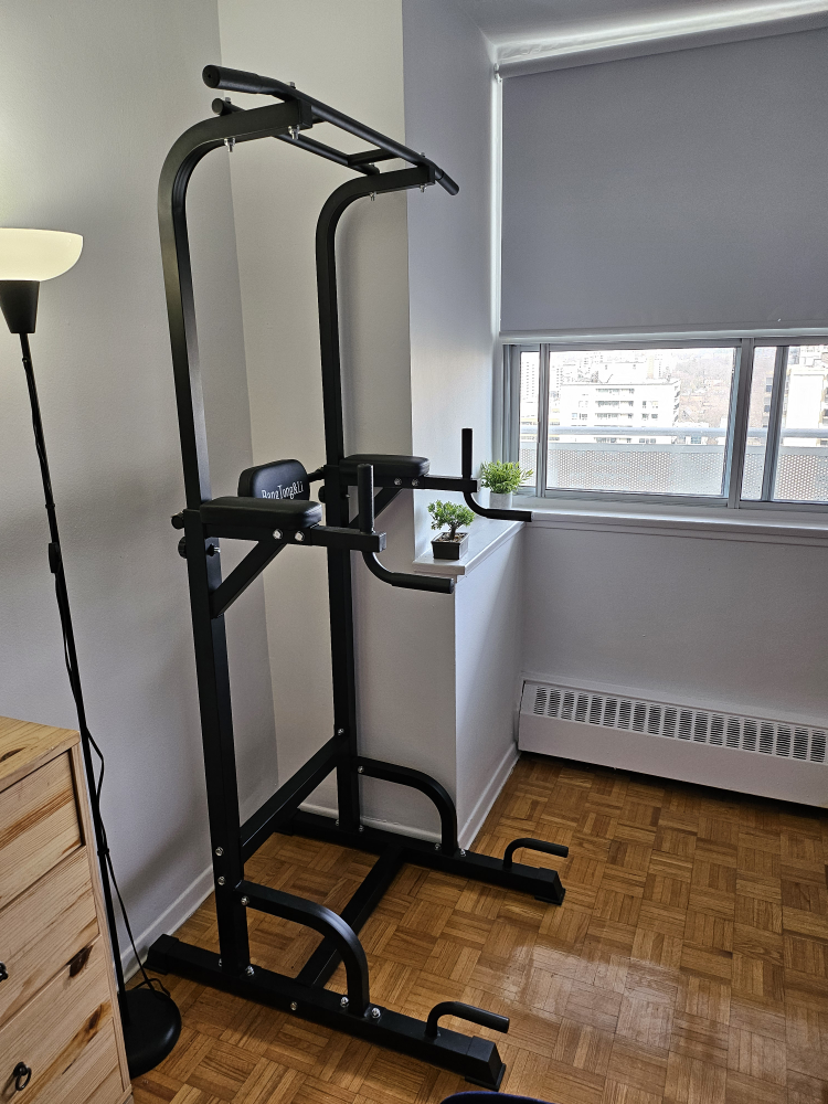 Pull up bar tower