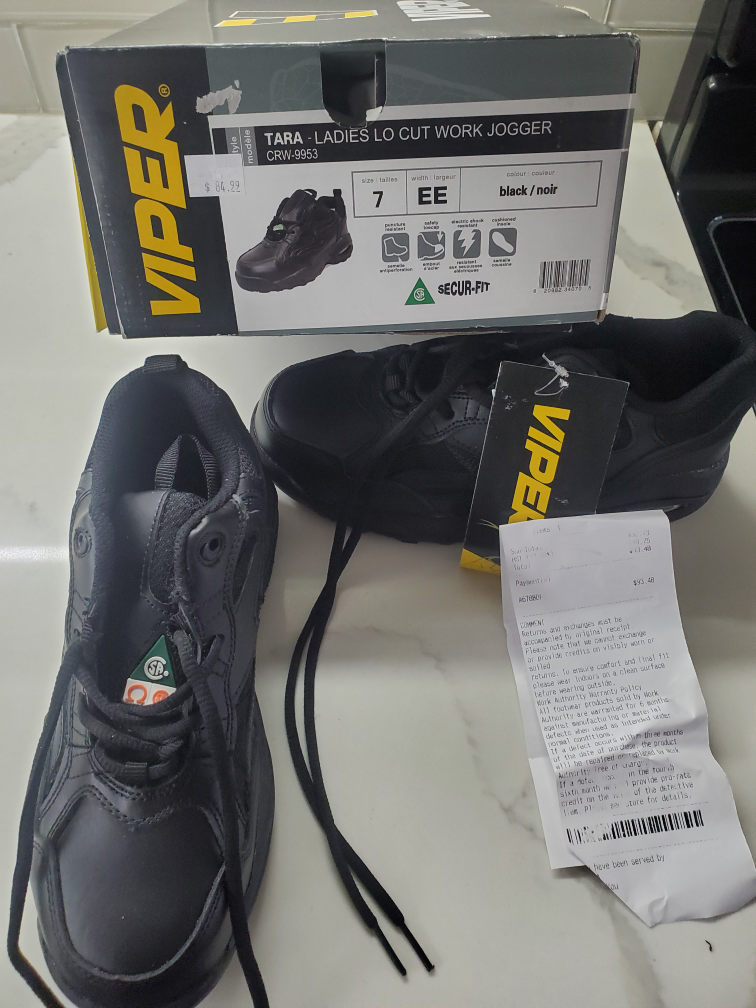 Ladies  black safety shoes size 7. image indicator(3)