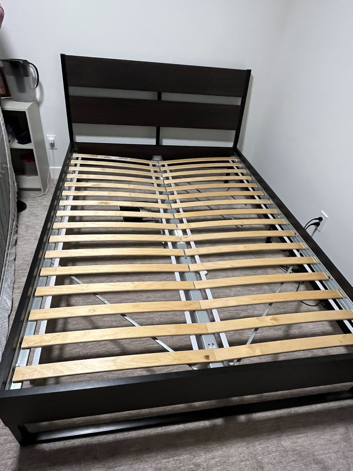 Bed-frame, Memory foam Mattress & night stand - photo 4