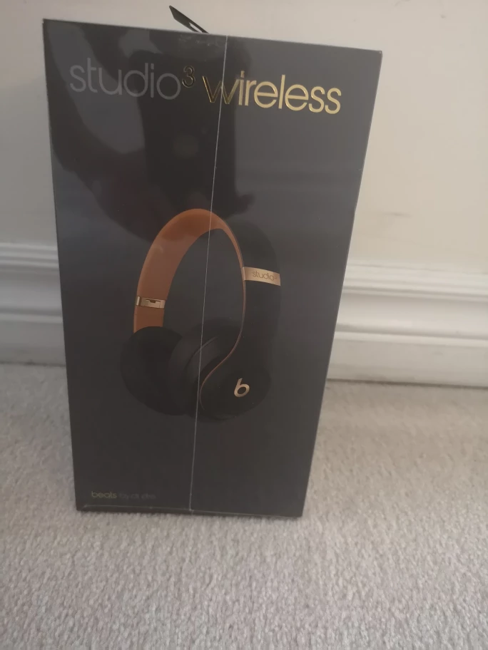 headphones - Beats Studio3 wireless by Dr. Dre