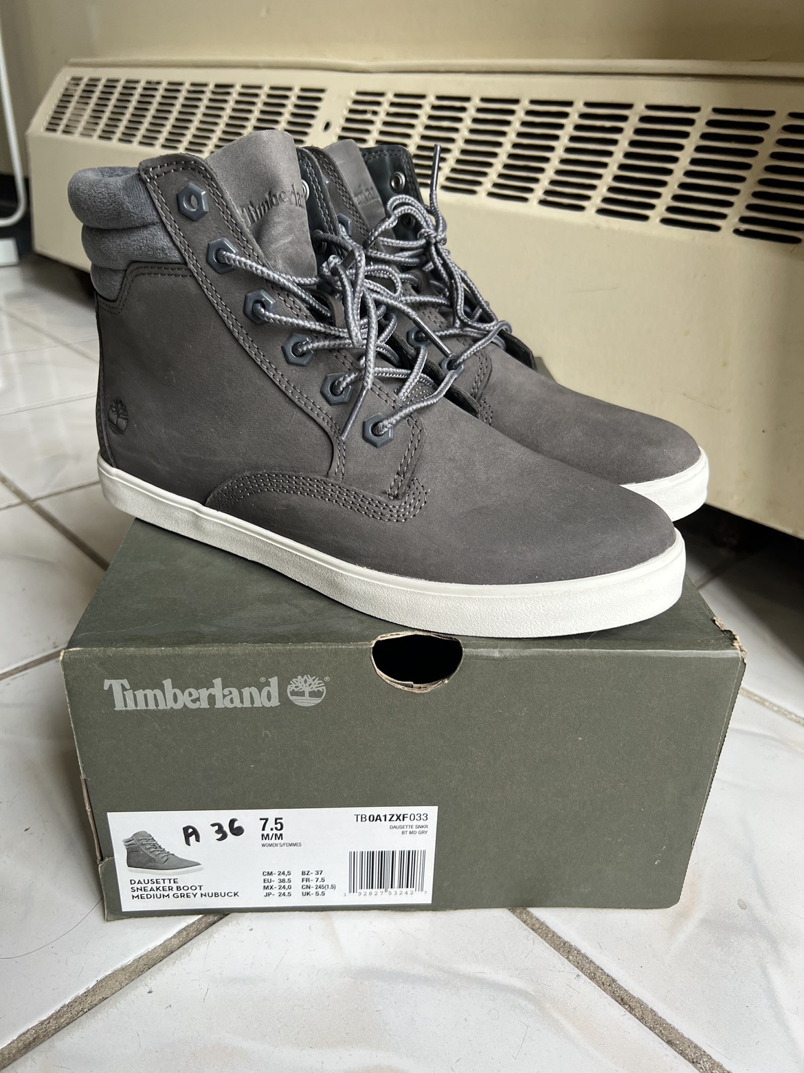 NEW W7.5 Timberland sneaker boot
