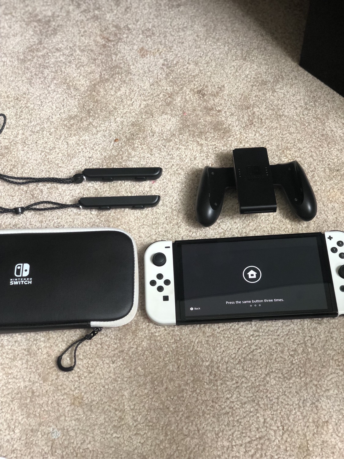 Nintendo Switch OLED (comes with games and case) - photo 2