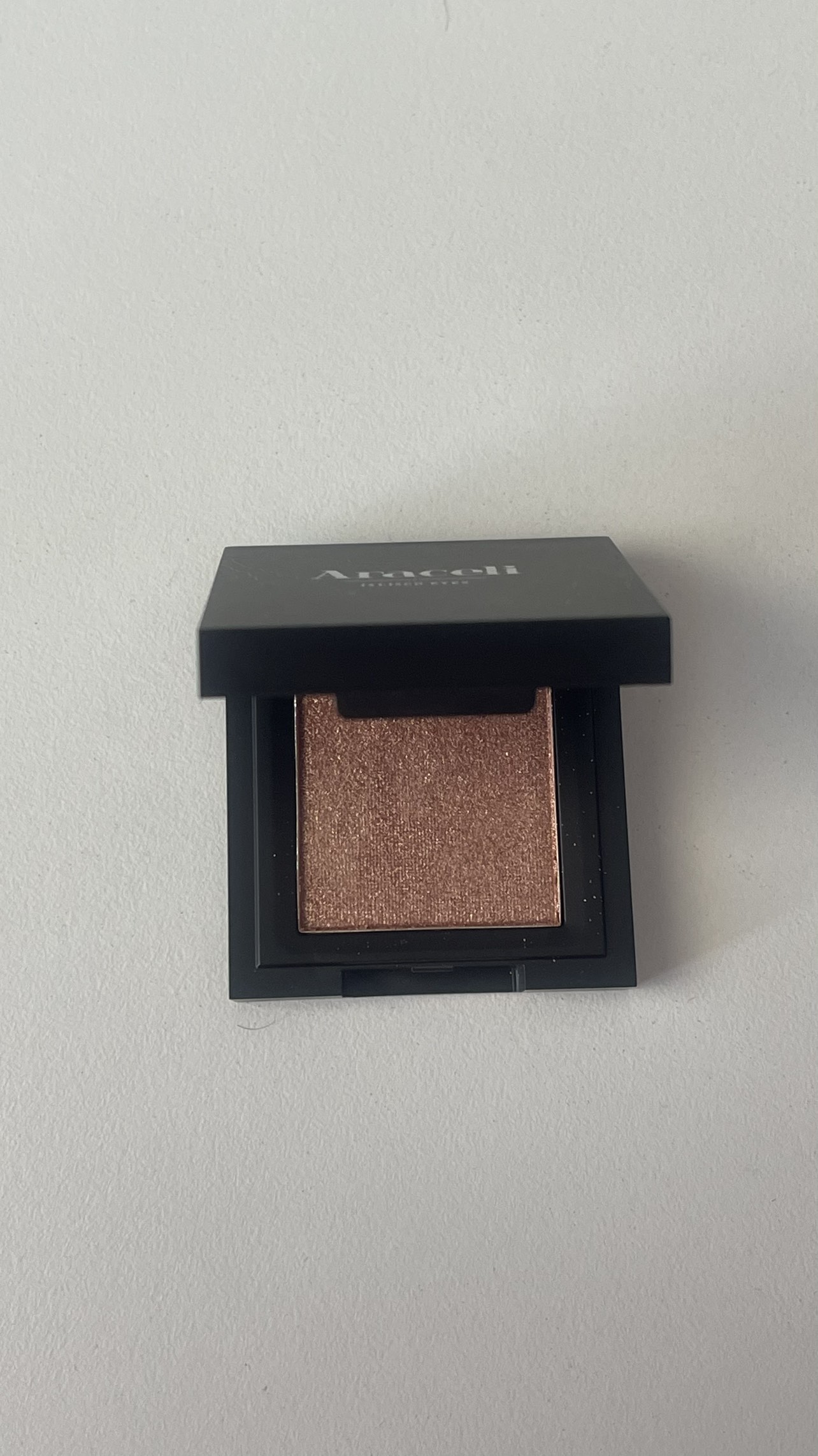 Araceli eyeshadow image indicator(3)