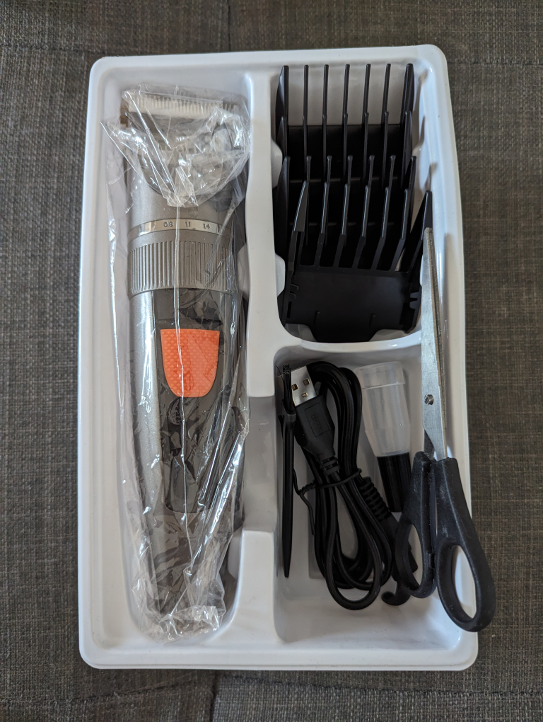 Brand New Soarfly Rechargeable Hair Clipper - photo 4