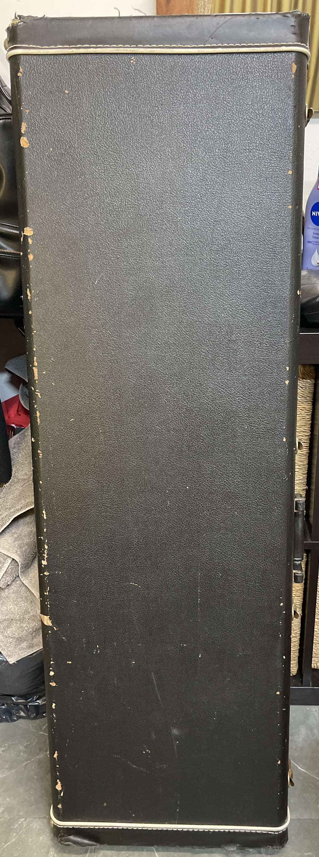 Used Hard Case for Guitar or Bass thumbnail