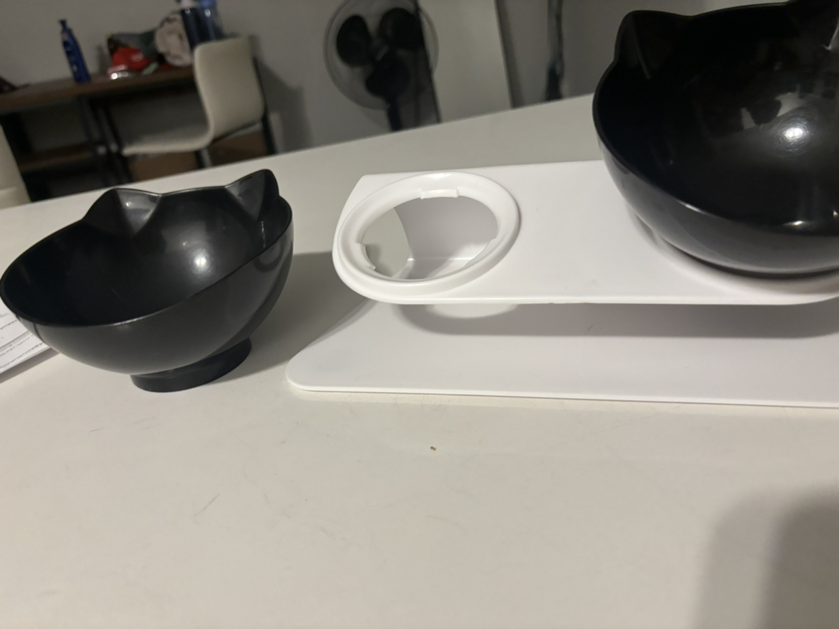 Cat litter box, raised bowl set and hair brush - photo 5