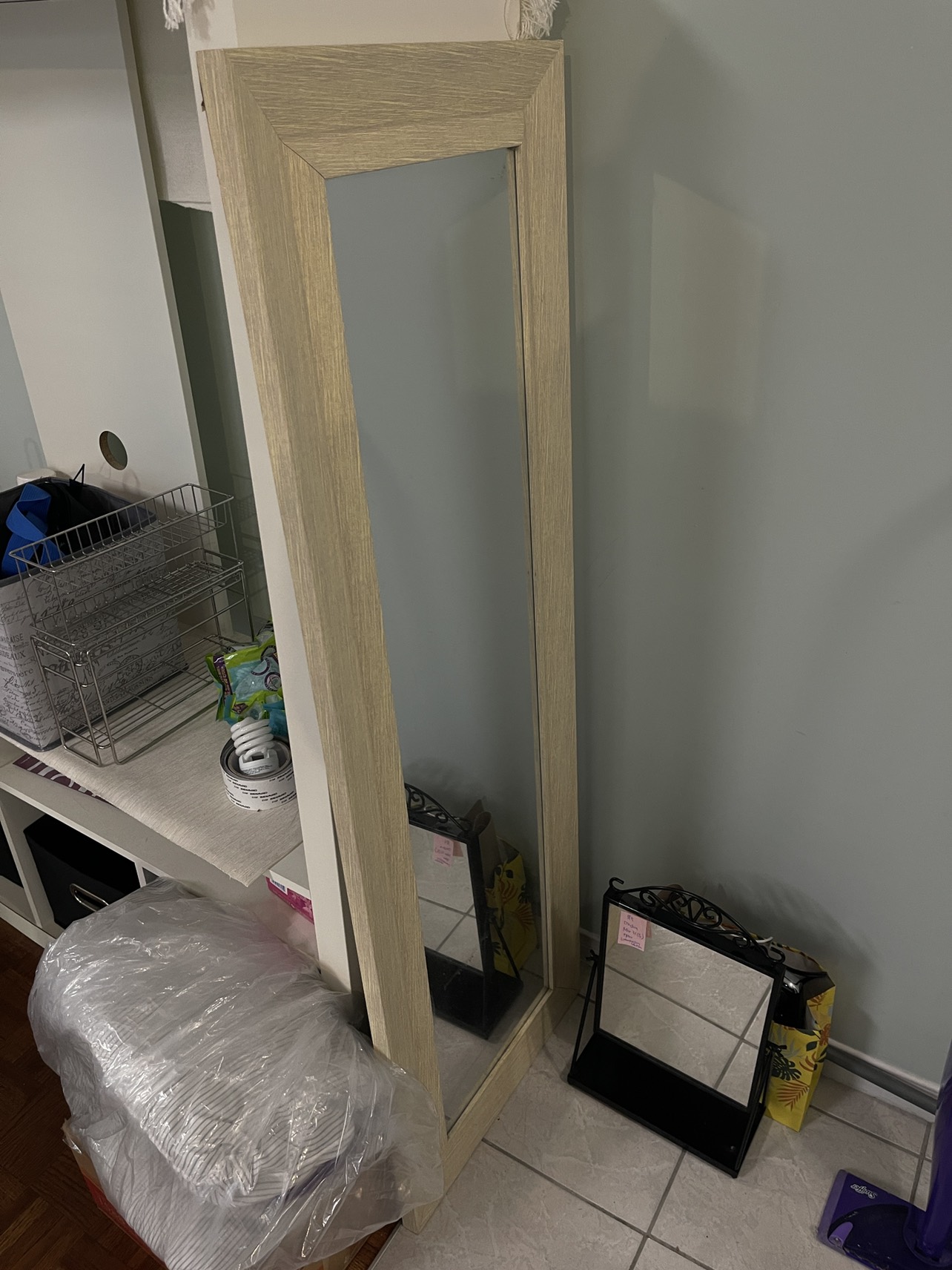 Stand mirror/wall mirror