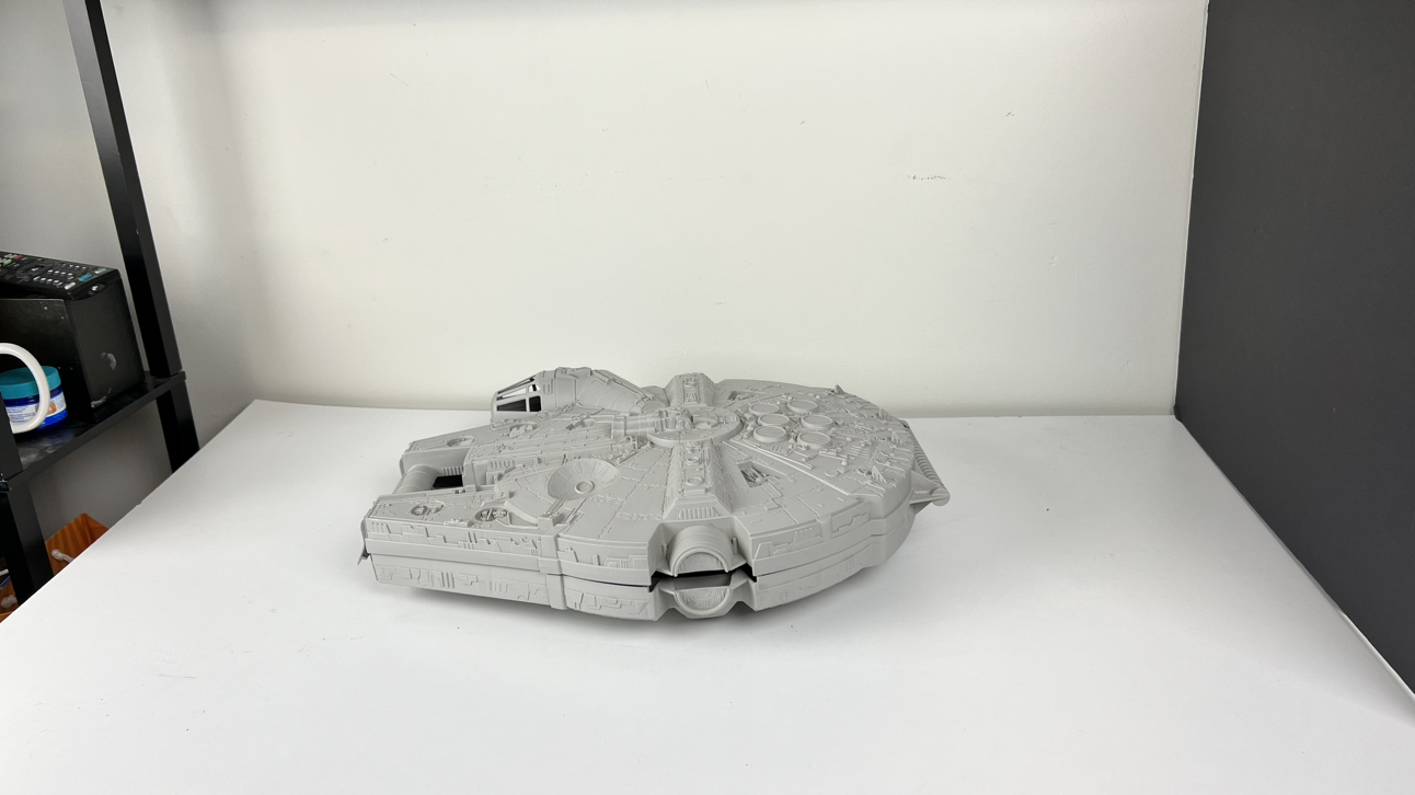 Millenium Falcón case w/18 figures image indicator(4)