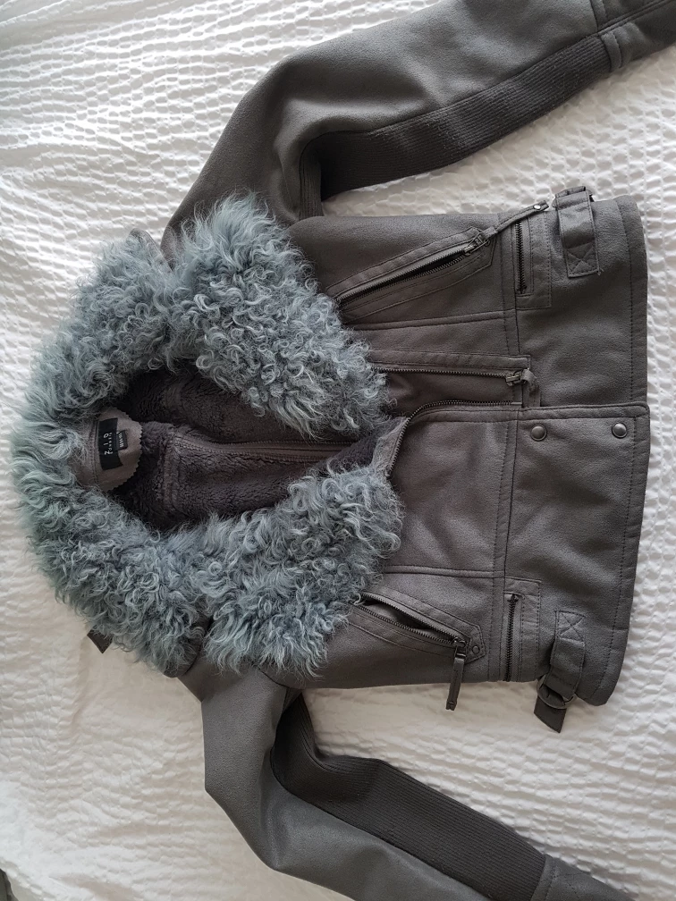 Zio Songzio ladies size small bomber jacket and poorboy hat image indicator(5)