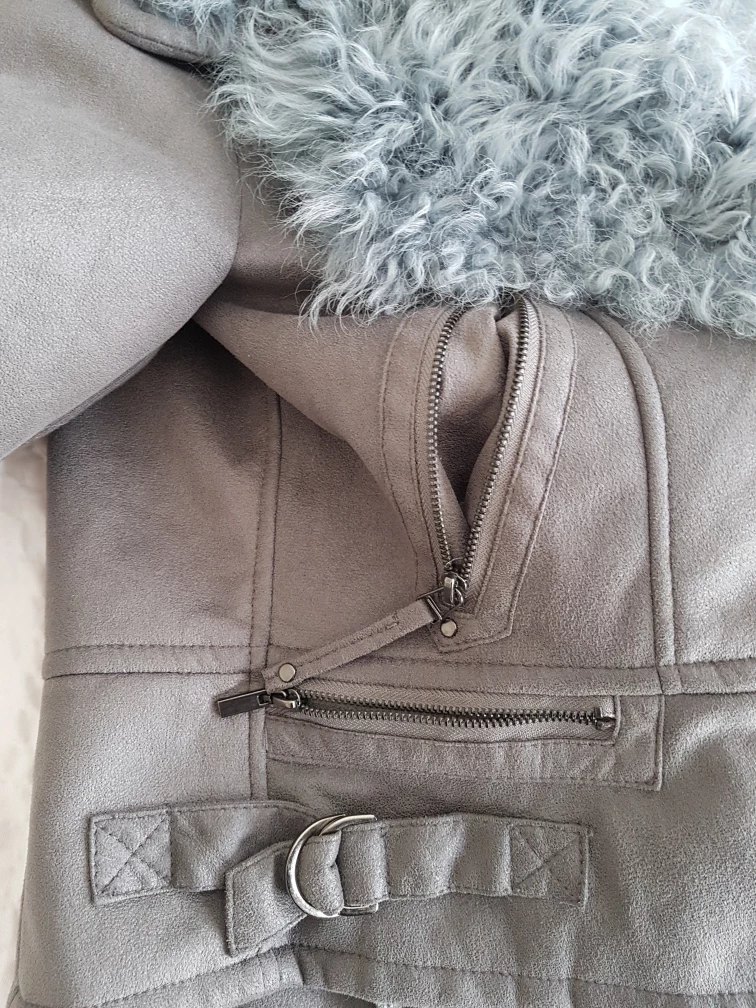 Zio Songzio ladies size small bomber jacket and poorboy hat image indicator(7)