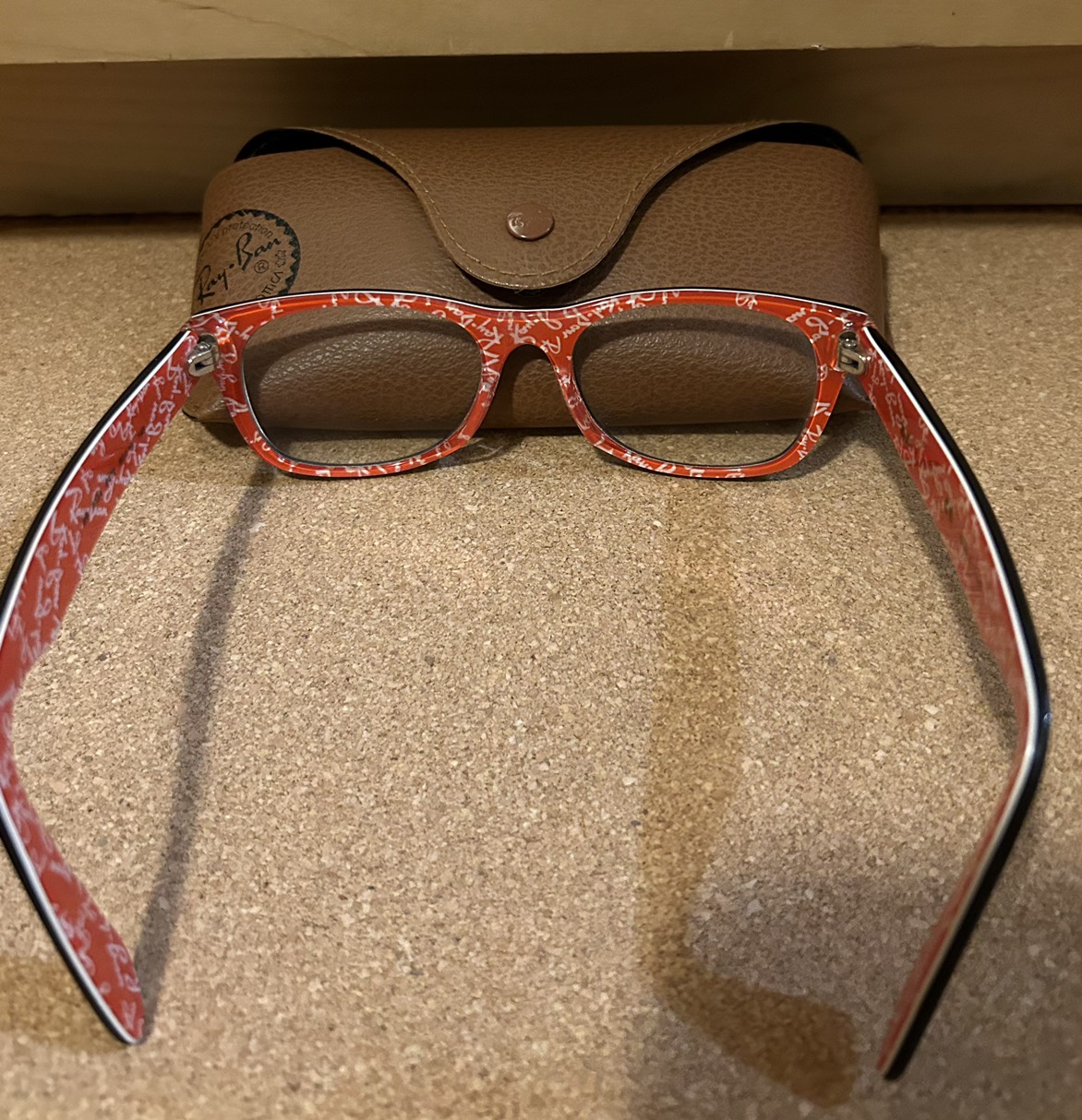 Ray-ban frame unisex with casing details by the pictures image indicator(4)