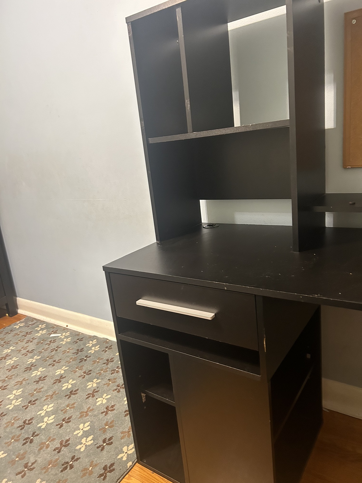 Computer desk with hutch - photo 2