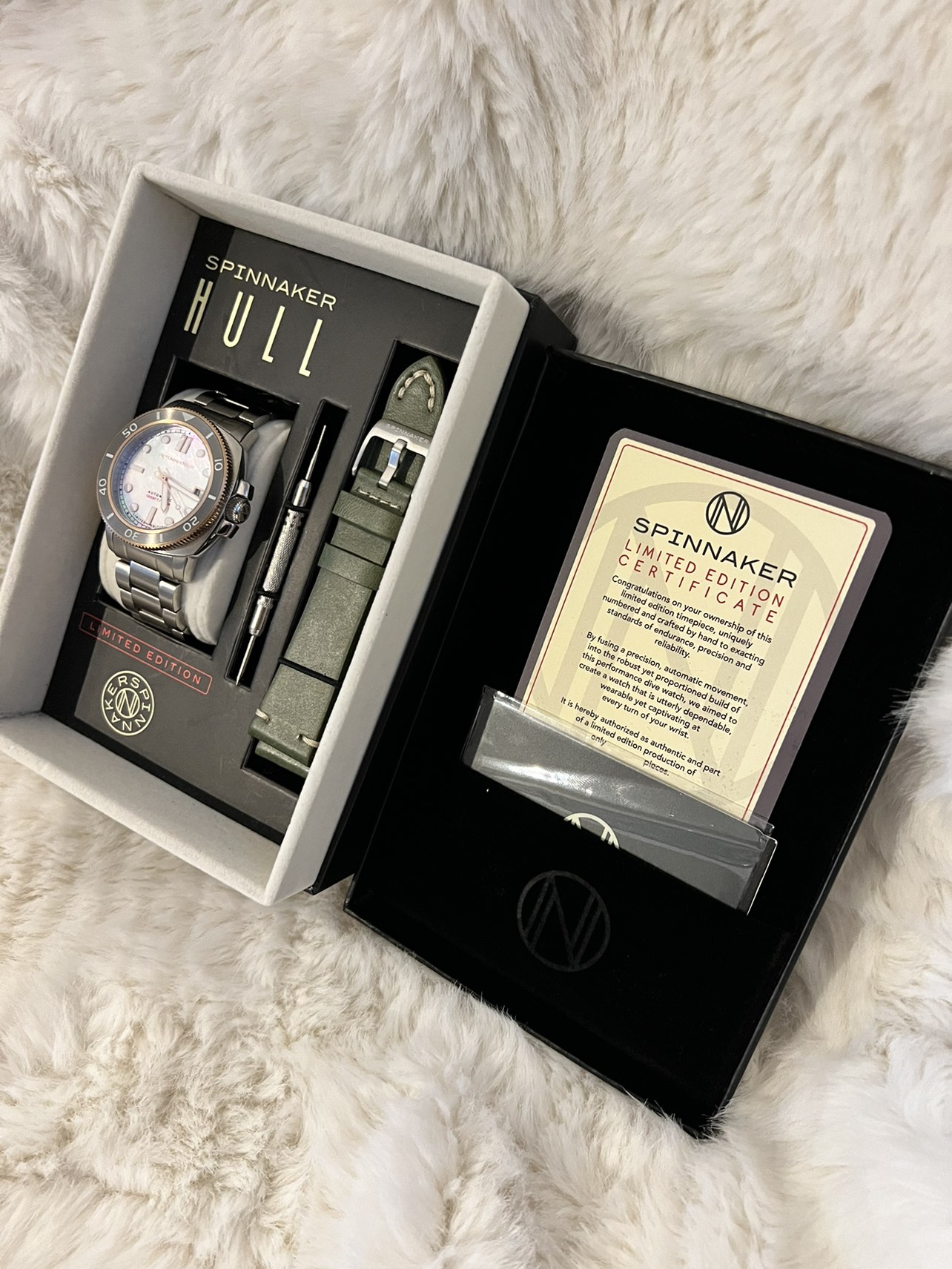 SPINNAKER HULL PEARL DIVER AUTOMATIC LIMITED EDITION MENS WATCH image indicator(3)