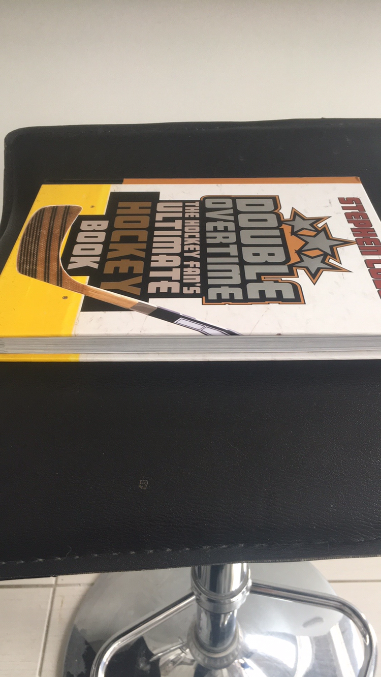 Stephen Cole  The Hockey Fan's Ultimate Hockey Book image indicator(2)