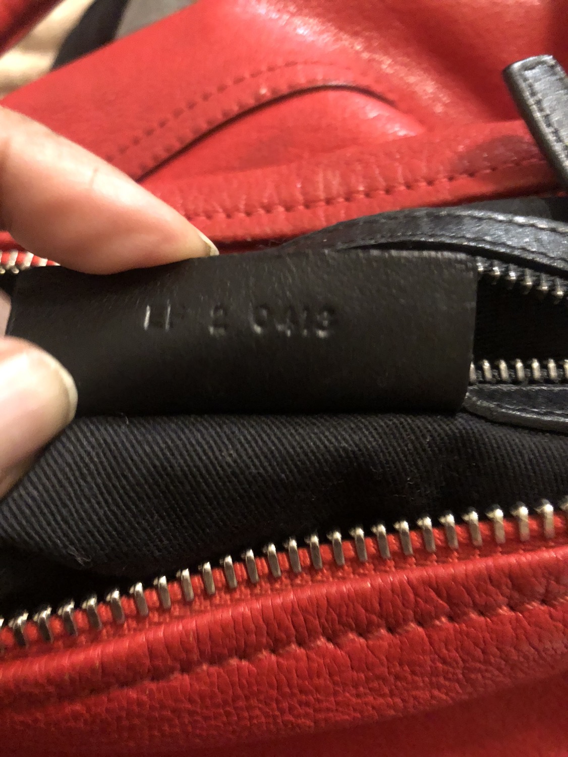 Givenchy -pandora bag -calf Skin leather image indicator(4)