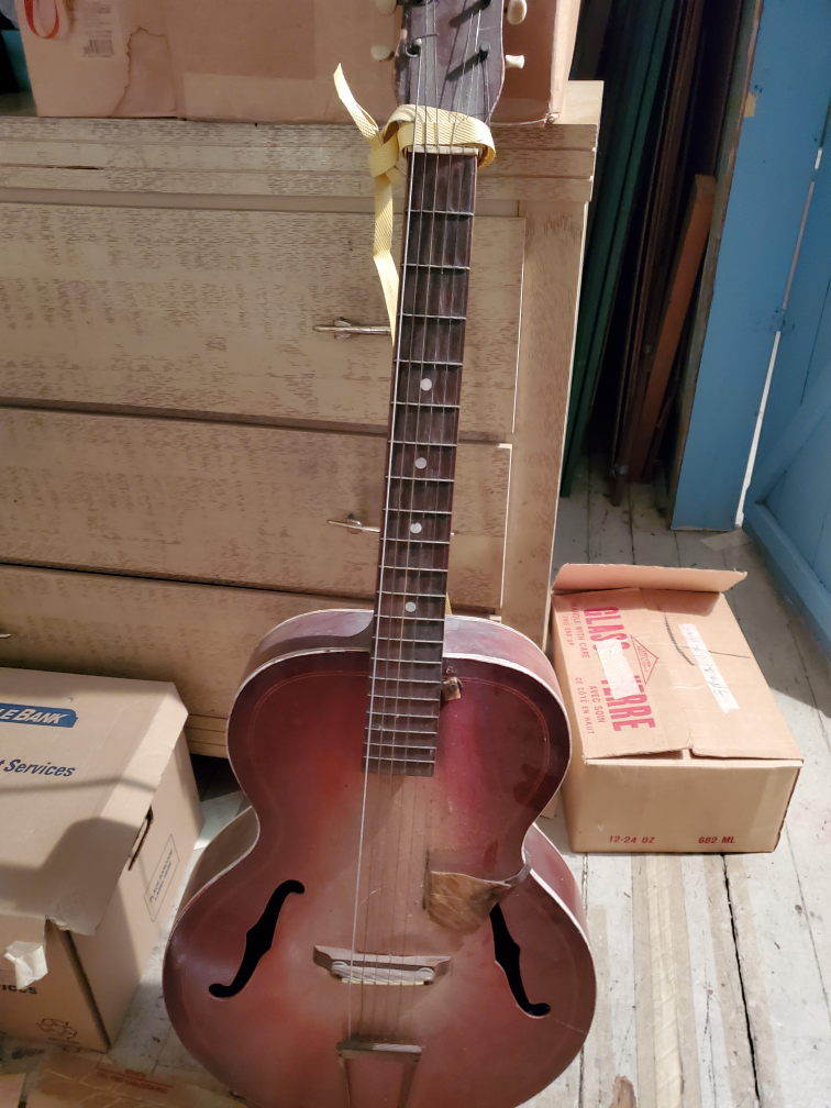 Vintage Archtop Regal Guitar image indicator(9)