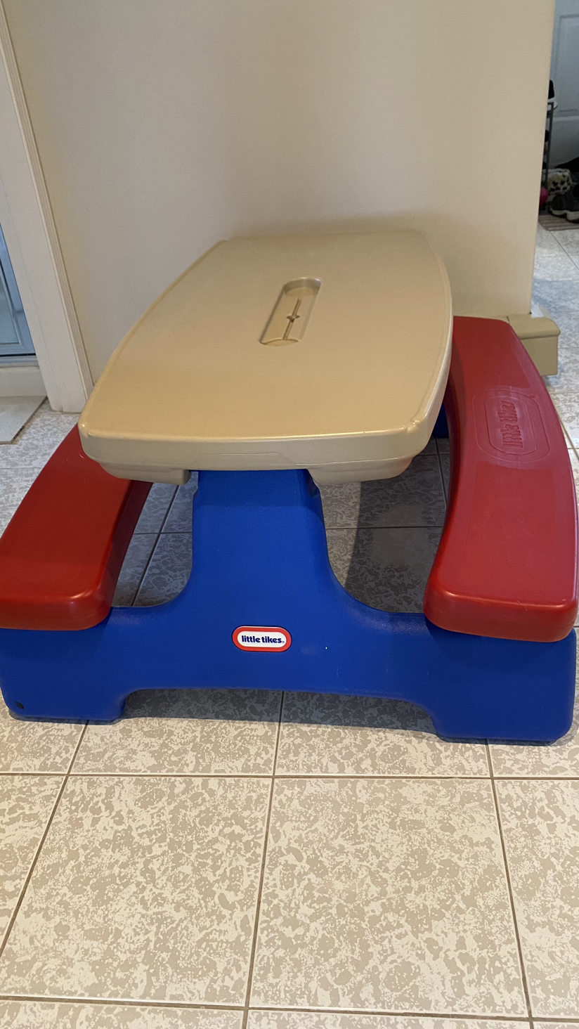 Picnic table by Little Tikes