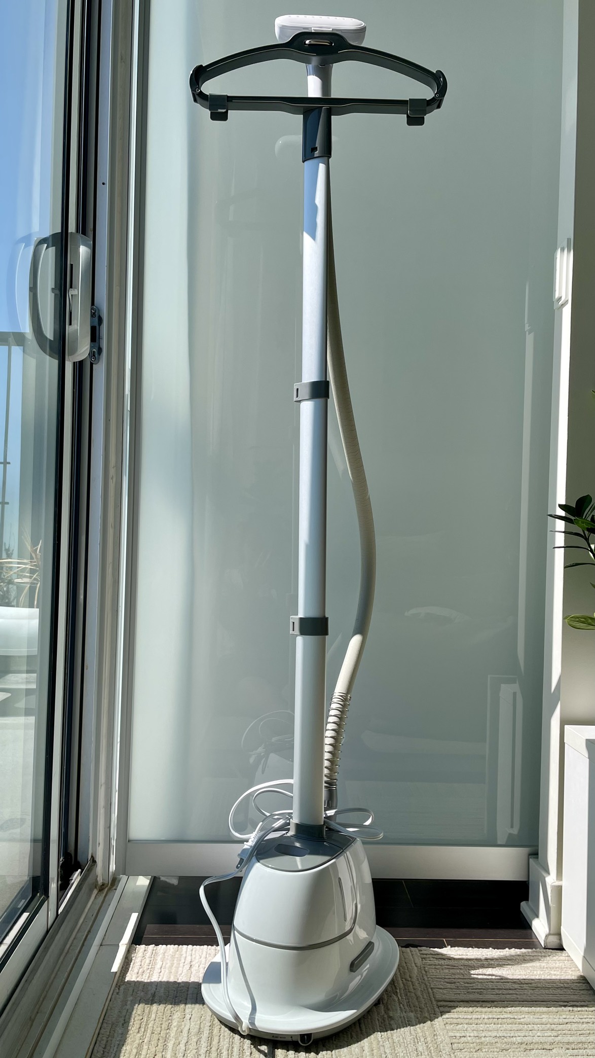 Garment steamer - cleaned and works well - photo 2