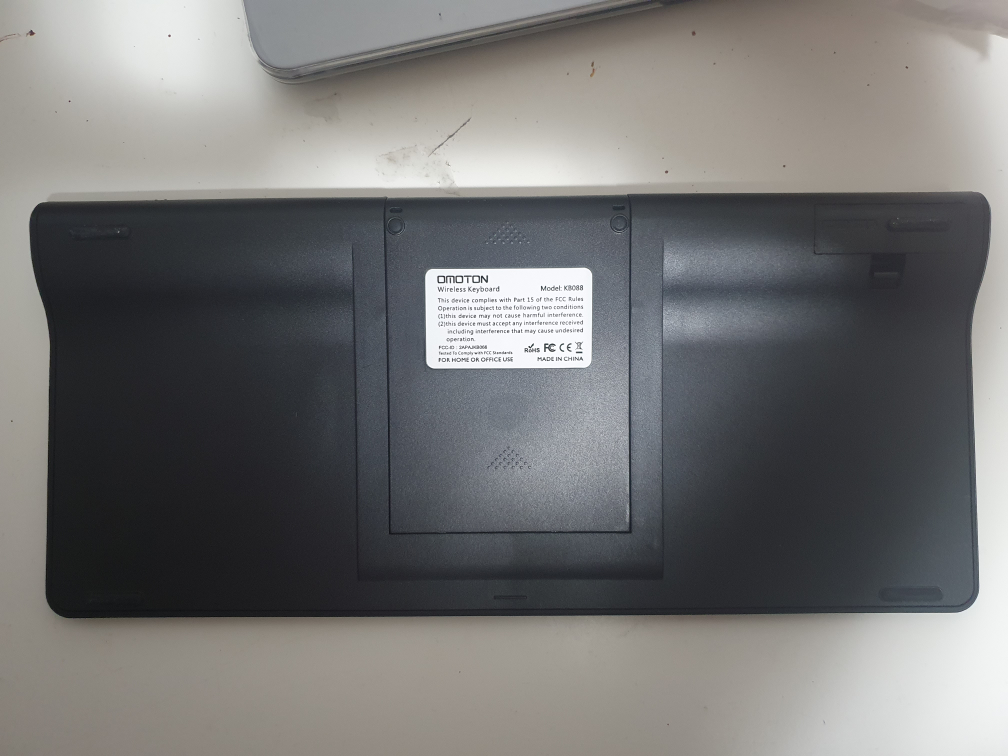 Wireless keyboard OMOTON model KB088 image indicator(3)