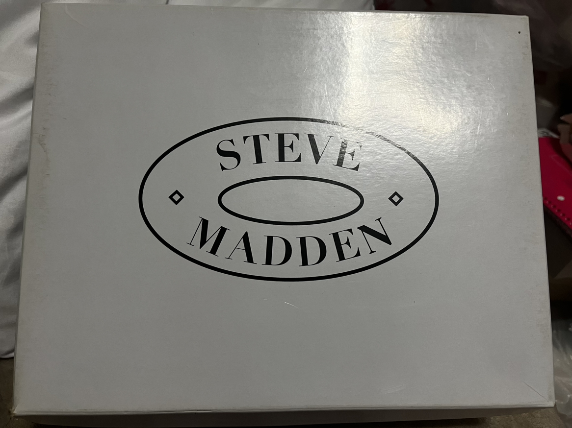 BNIB Steve Madden, Lancer sneaker image indicator(5)