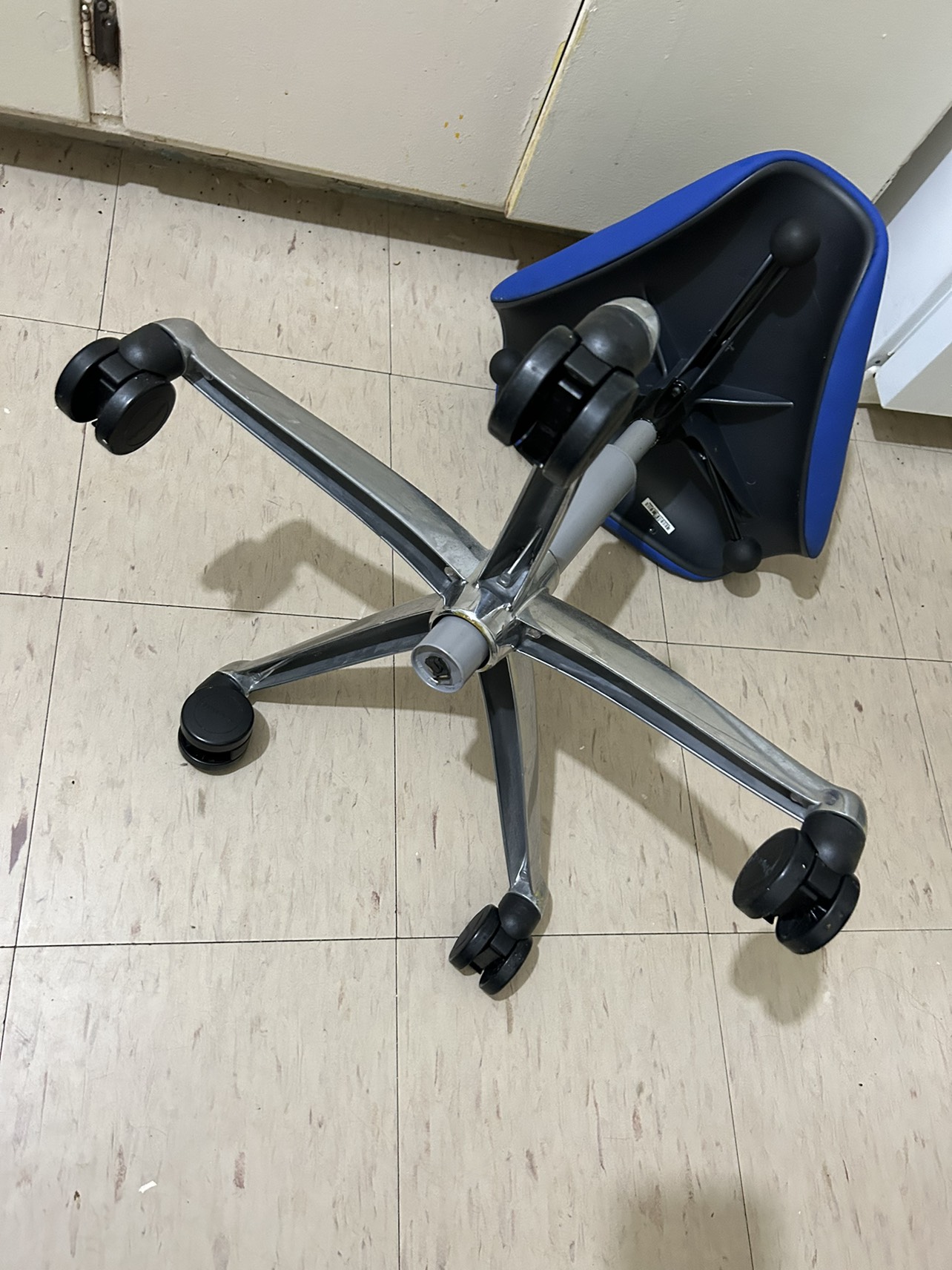 Office chair - photo 5