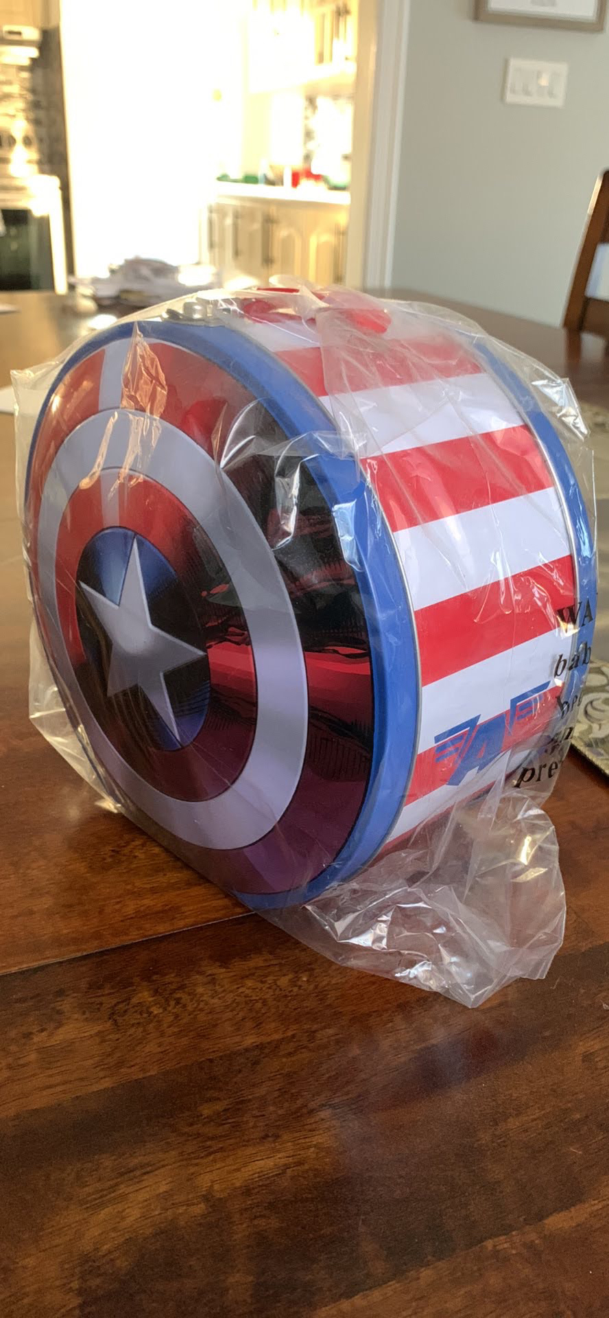 Avengers Captain America Shield Shaped Tin - photo 3