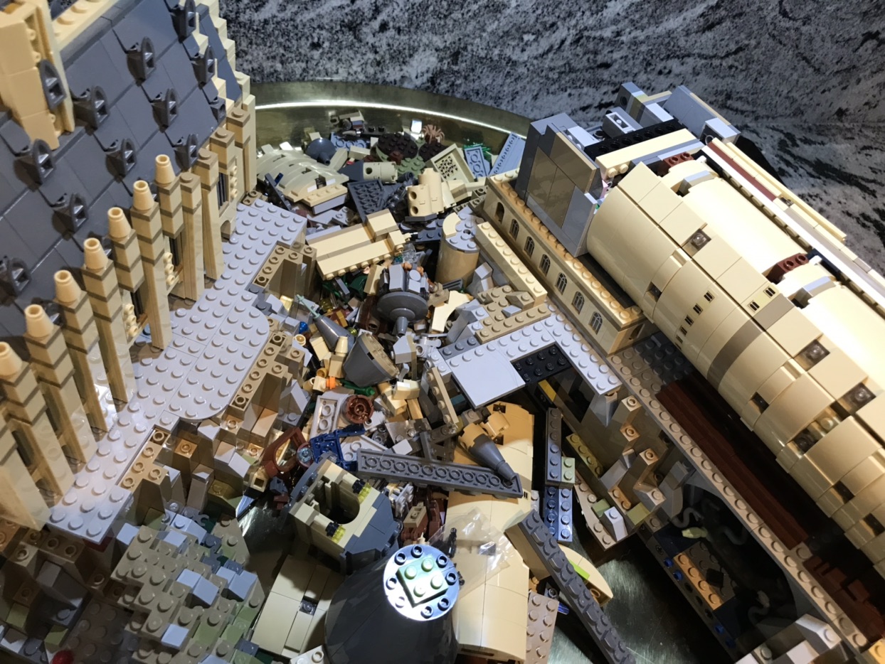 LEGO Harry Potter HOGWARTS Castle Building Set. - photo 5