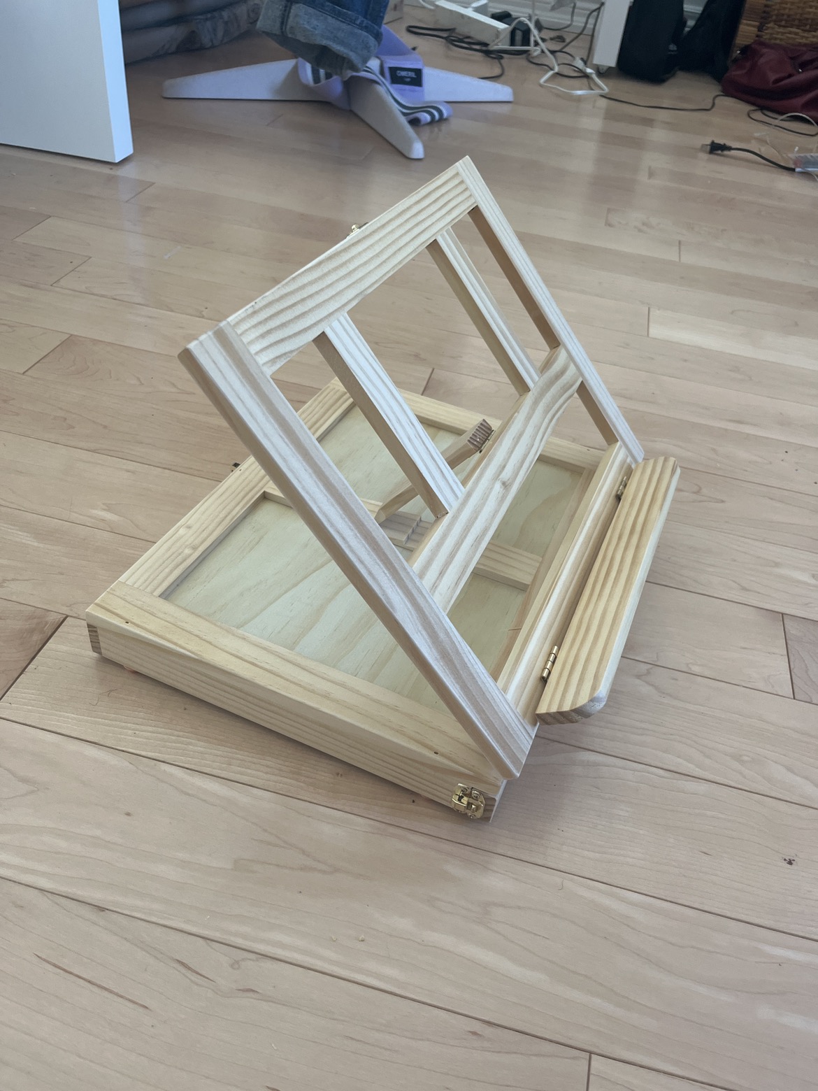 Portable small easel with ajustable angles image indicator(2)