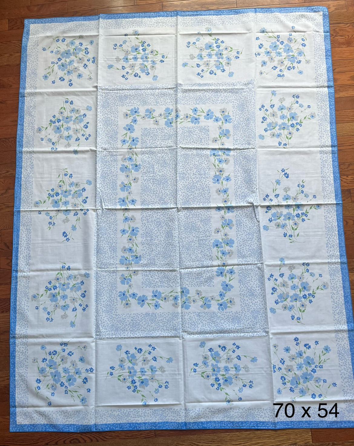 NEW 2 Tablecloths & 7 Napkins Matching Set - $20 for all - photo 4