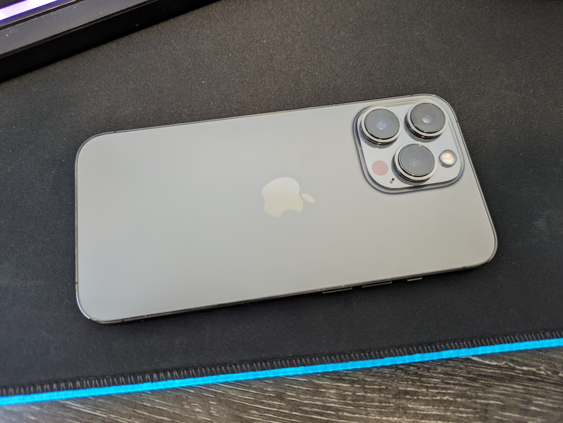 iPhone 13 Pro - photo 2