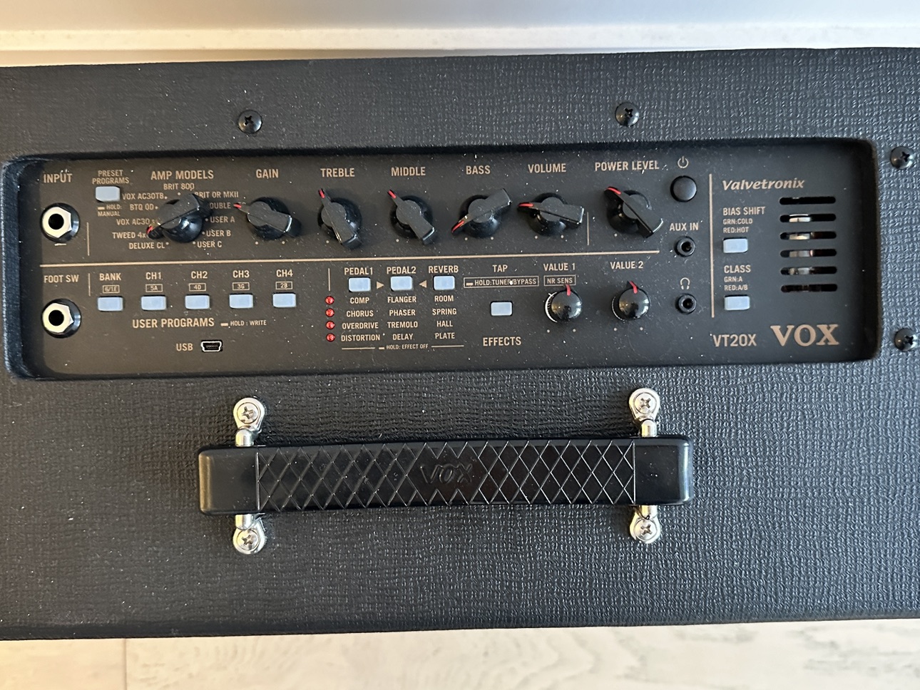 VOX Valvetronix VT20 Guitar Amp - photo 2
