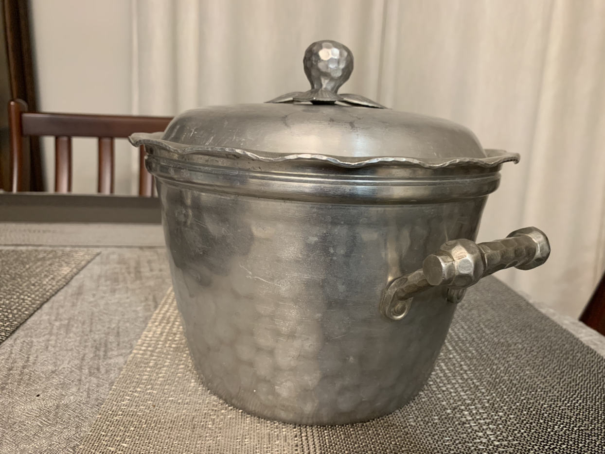 Vintage Everlast Hammered Aluminum Ice Bucket image indicator(9)