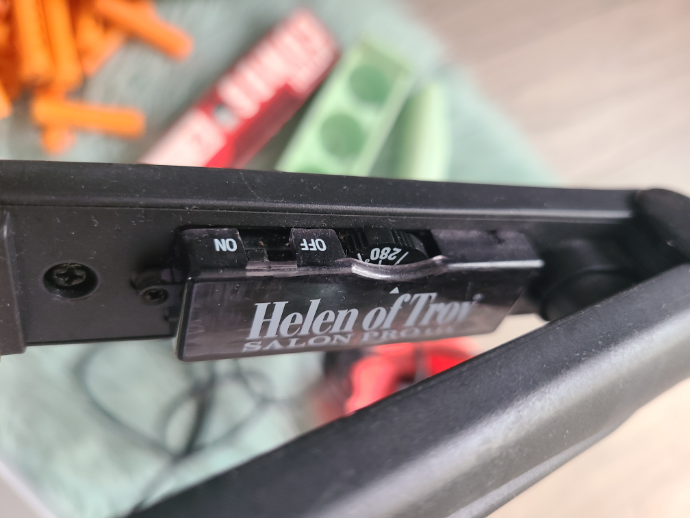 esthetician, hair dresser,manicure, facial,pedicure image indicator(7)