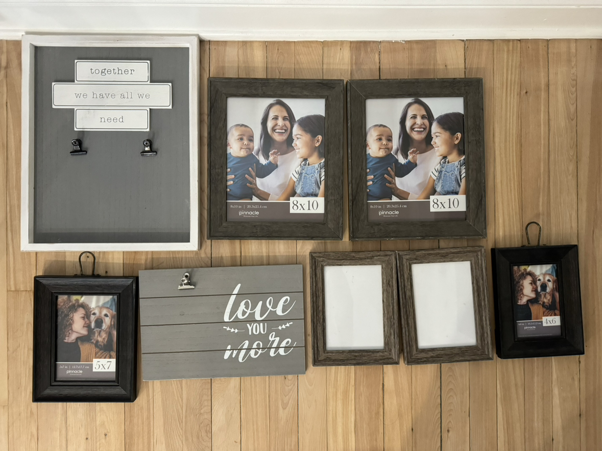 Photo frames in various sizes